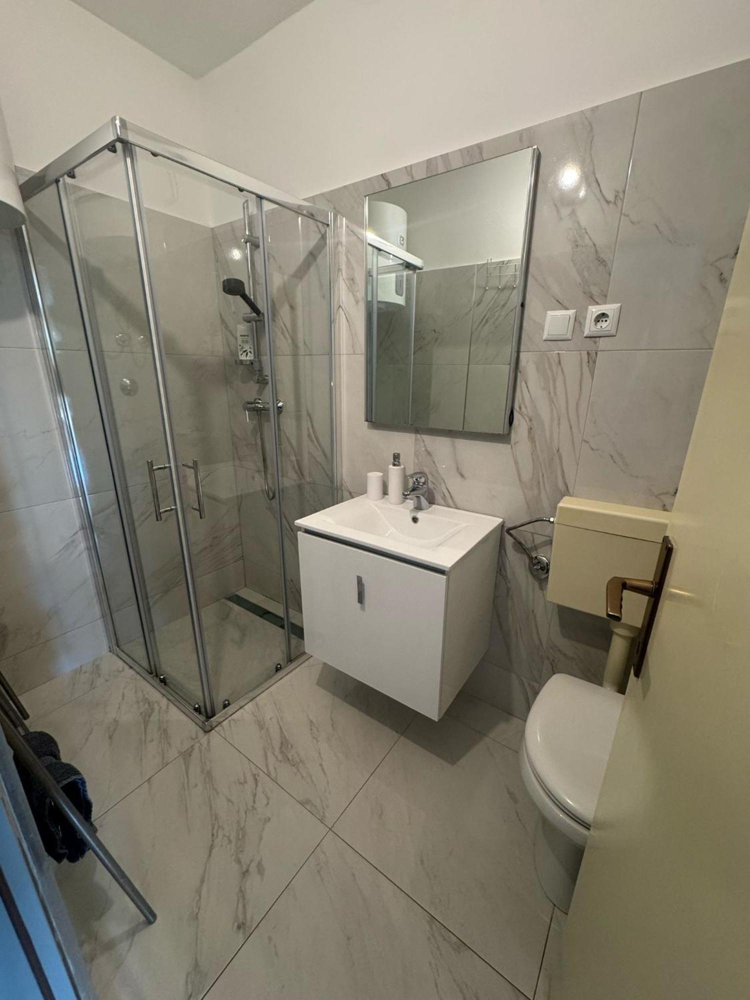 Apartman Kartec كرك الغرفة الصورة