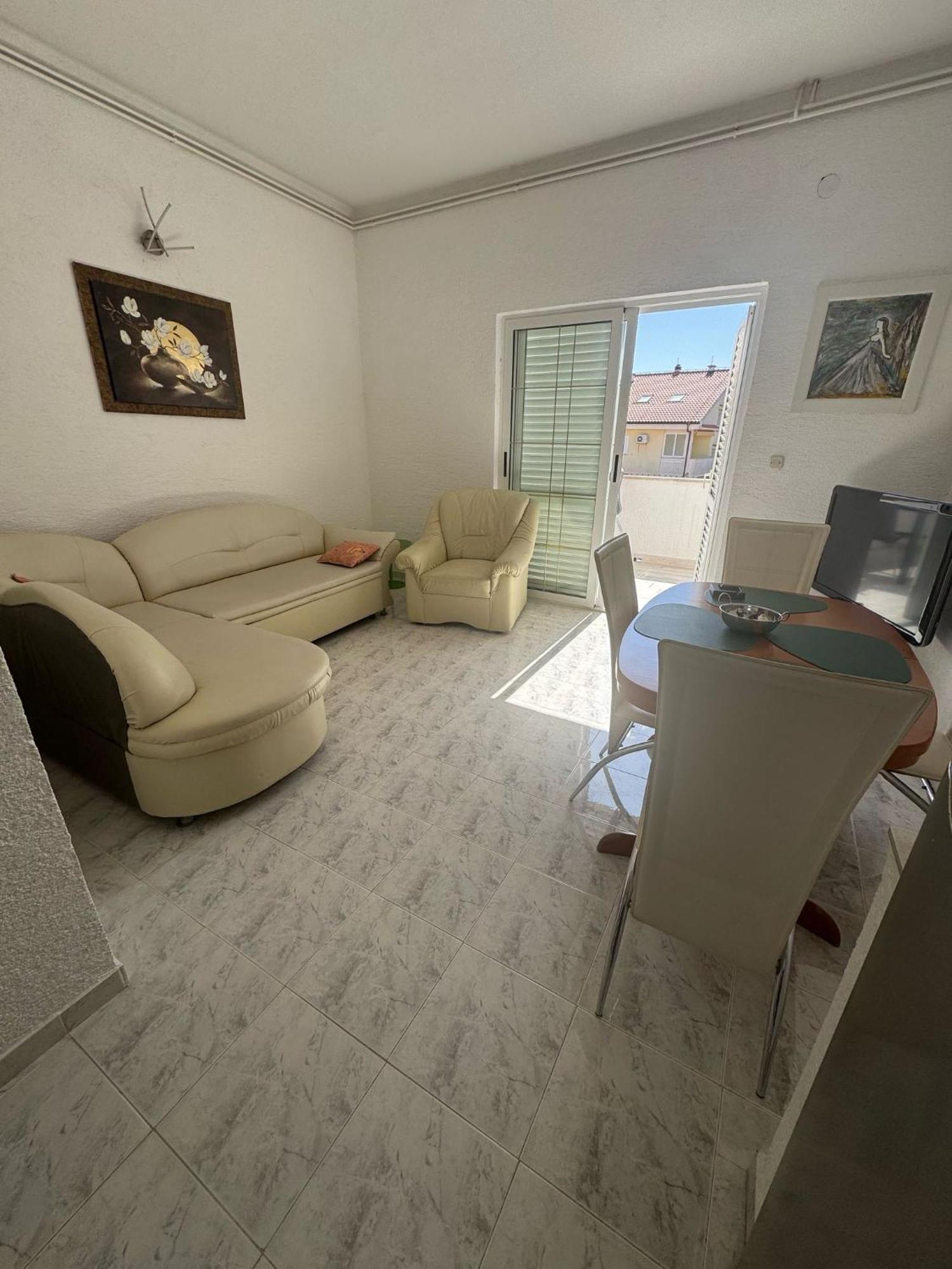 Apartman Kartec كرك الغرفة الصورة
