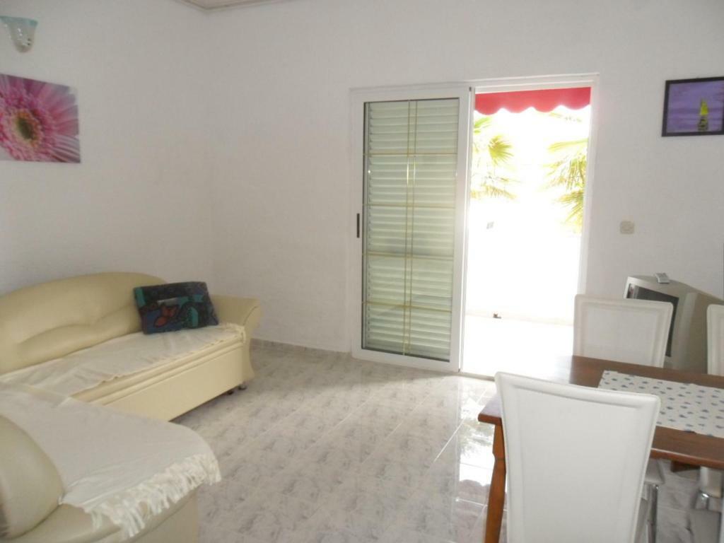 Apartman Kartec كرك المظهر الخارجي الصورة
