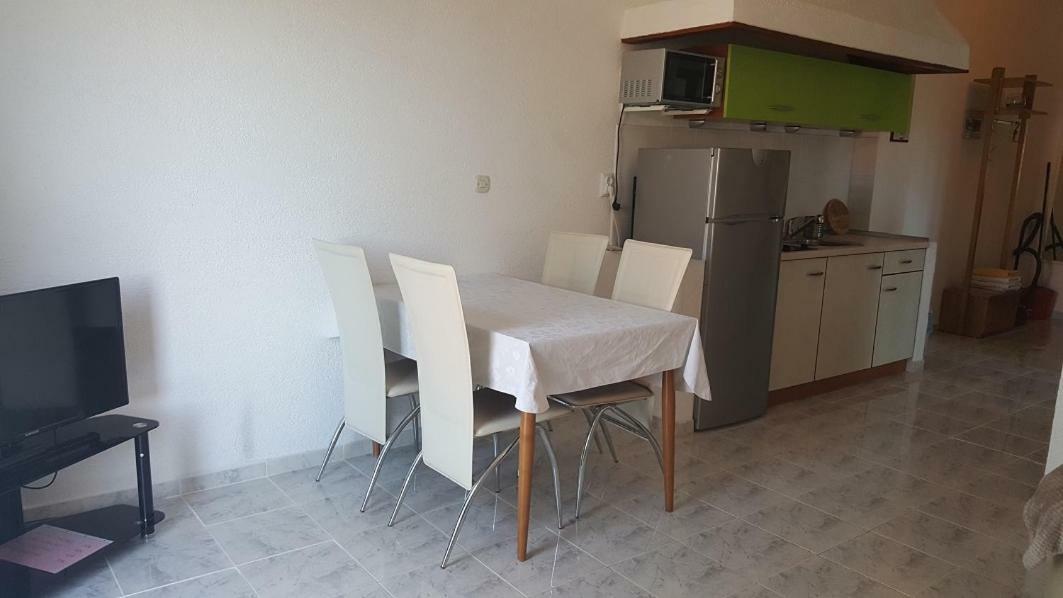 Apartman Kartec كرك المظهر الخارجي الصورة